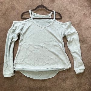 Off shoulder knitted top